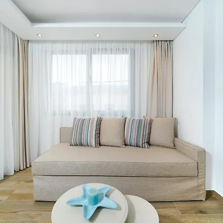 Maria Elena لايميناس